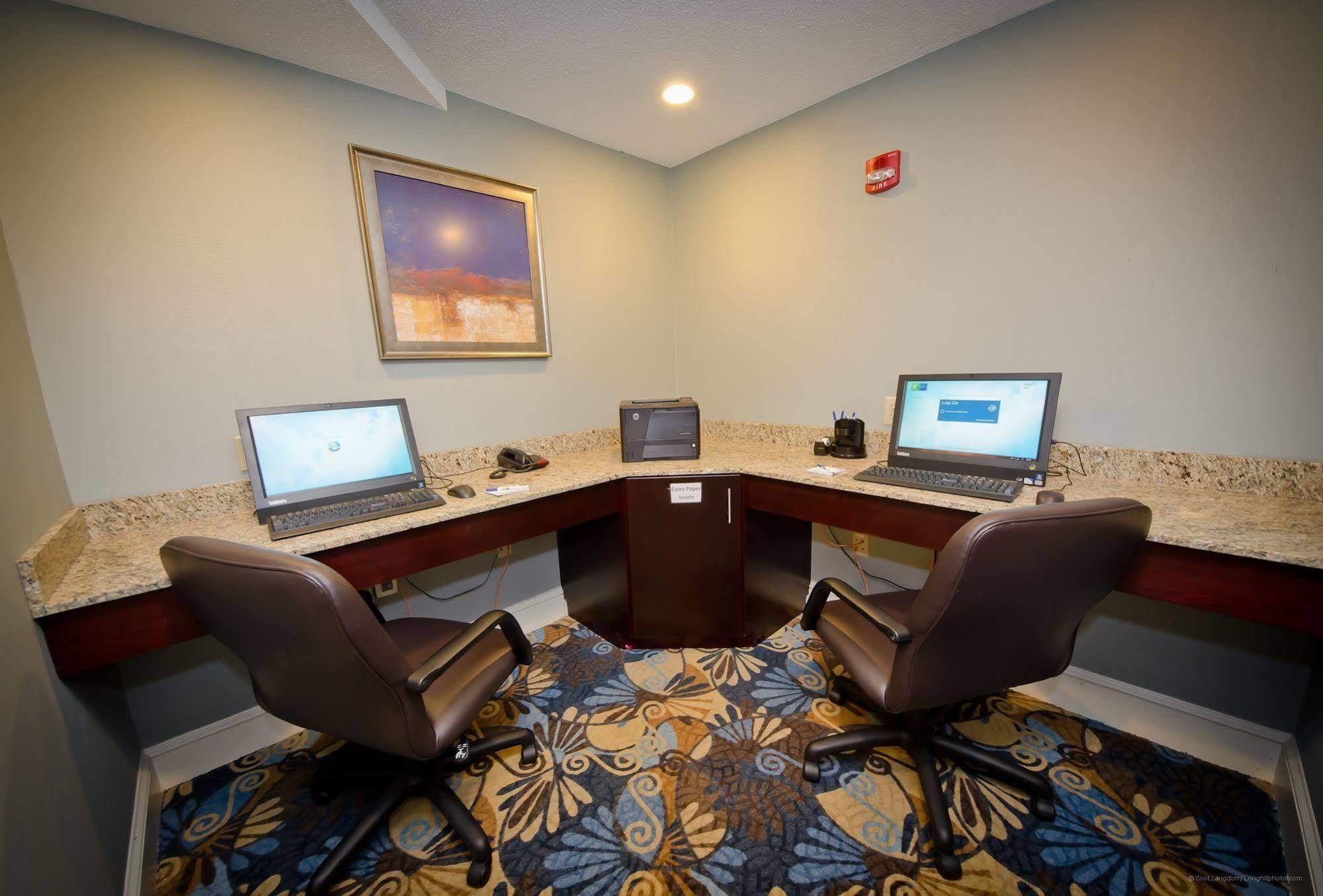 Holiday Inn Express And Suites Merrimack By Ihg Exterior photo